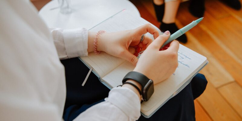 How Can Therapy Help Organize Your Thoughts?​